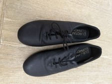 Girls Size 6.5 Tap Shoes