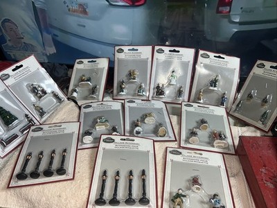 Lot Of Cobblestone Corners Christmas Village Accessories Figurines
