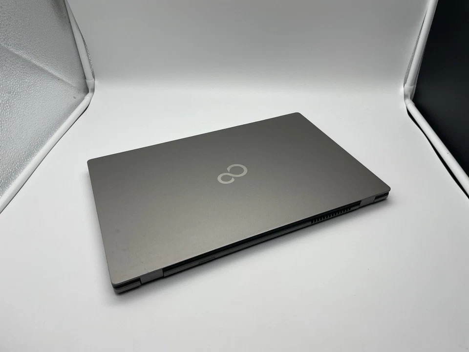 Fujitsu LifeBook U7511 Notebook i7-1165G7 32GB 512GB-SSD 15,6" Win11 inkl. 19% - Bild 2 von 3