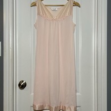 Vanity Fair Vintage 60s Made in USA Light Pink Sleeveless Nightgown Nap Dress