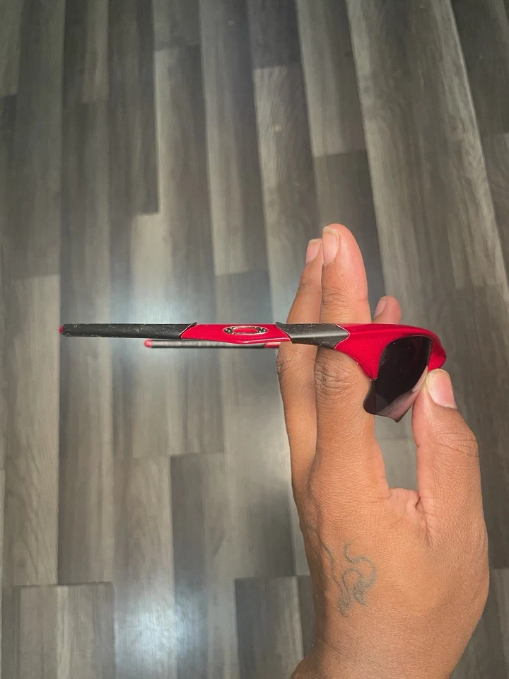 Oakley media chaqueta 1.0 rojo con lentes de iridio negro Foto 2 de 4