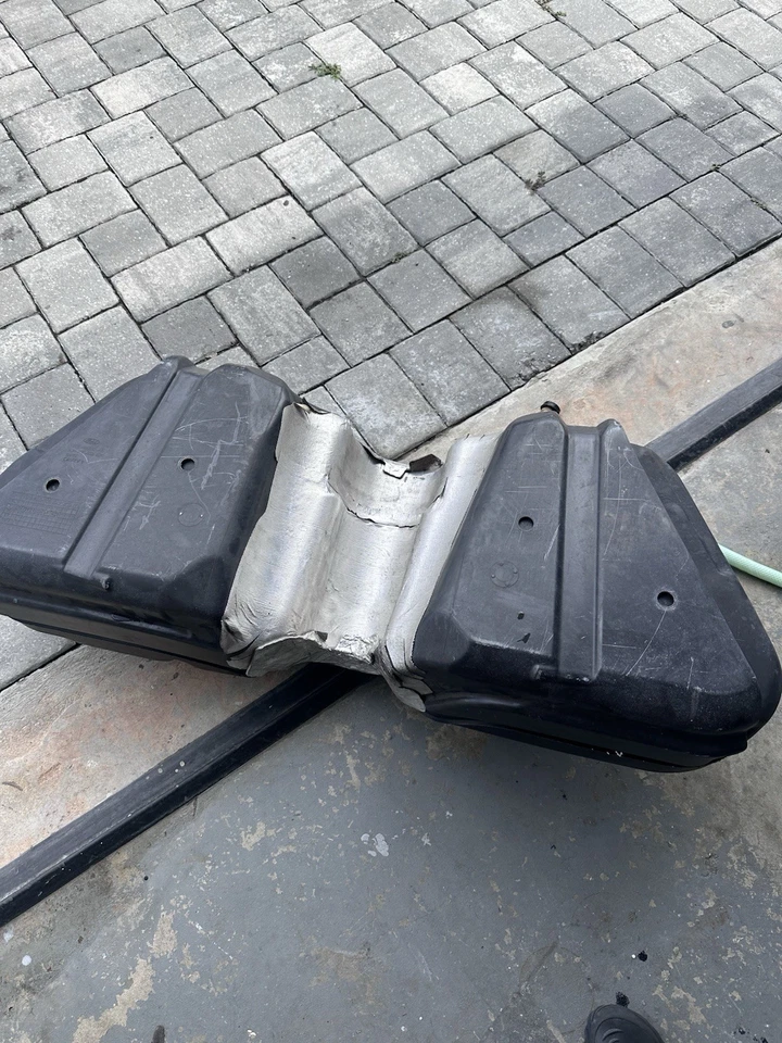 Ford Mustang Shelby GT350 S550 2015-2020 tanque de combustible gasolina Foto 2 de 4