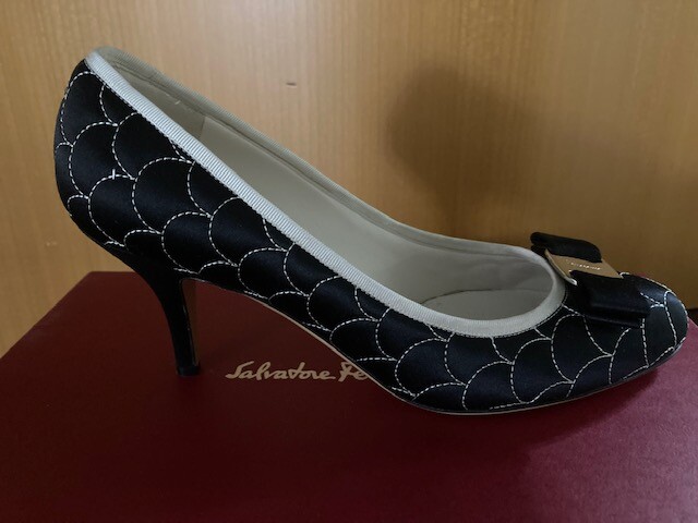 NIB NEW Salvatore Ferragamo Carla 70 Pump Quilted Satin