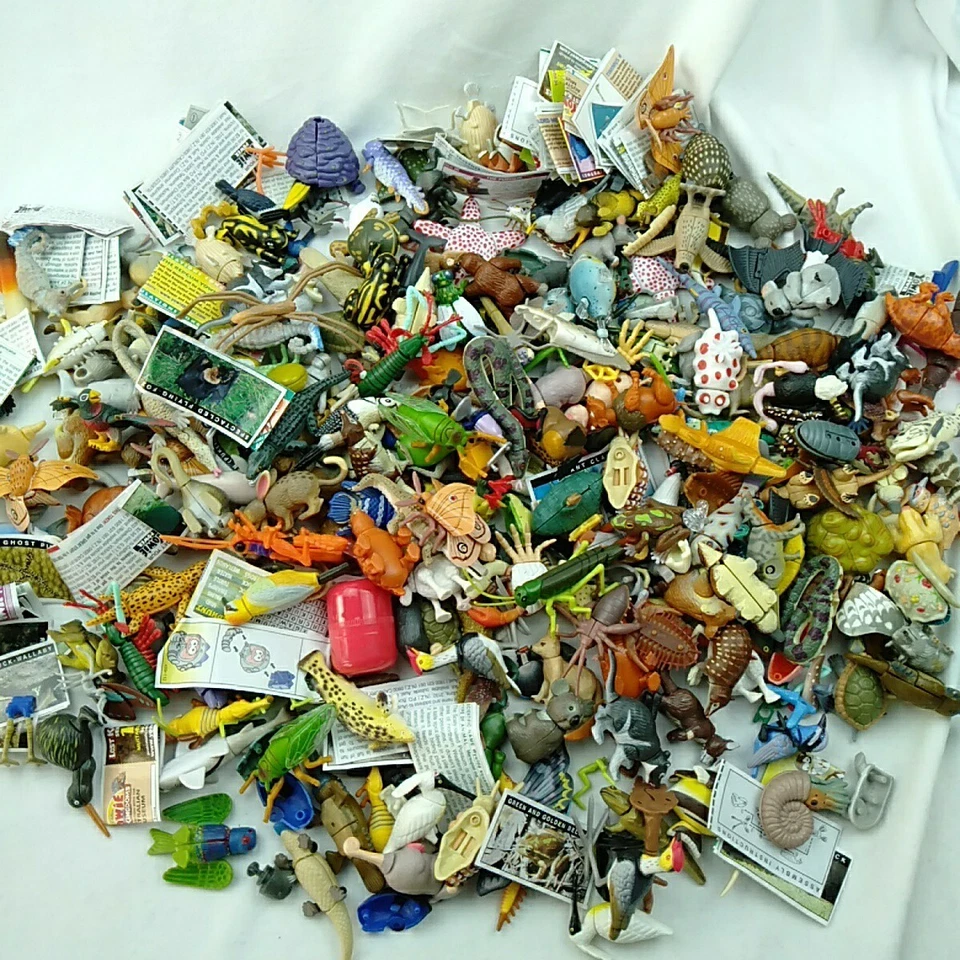 Yowie Toys Huge Lot 1.2kg Papers Fish Insects Australian Animals Frog Cricket - image 2 of 4