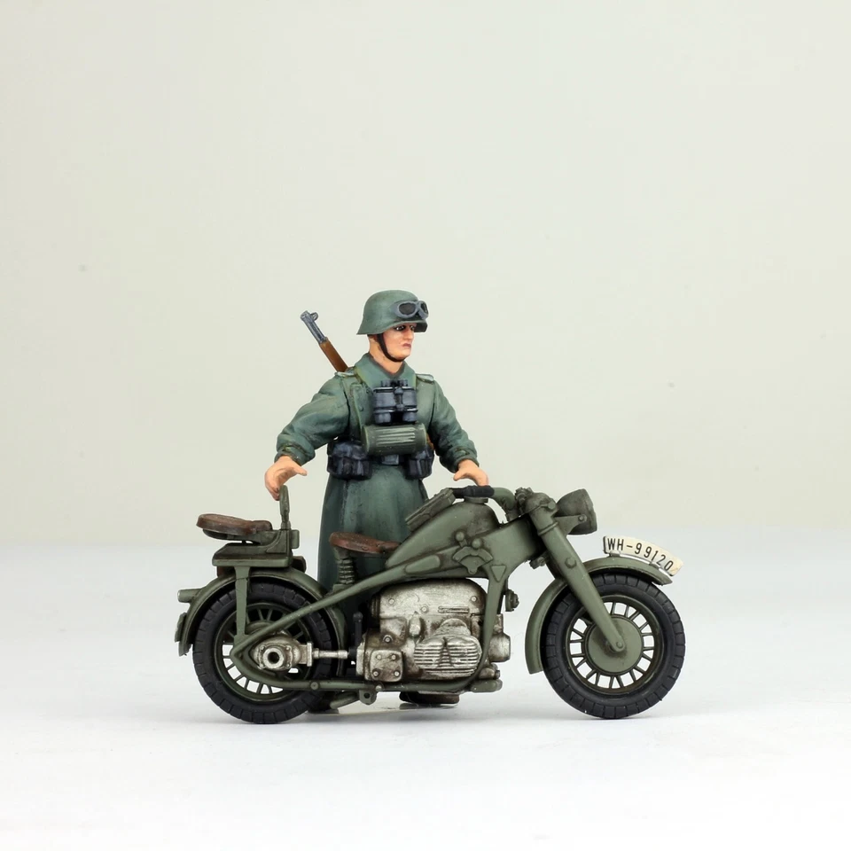 ProBuilt 1:35 Model German Zundapp KS750 Motorcycle and crew, WW2 - Image 2 of 4