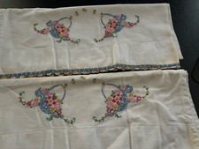 Set Of 2 Vintage Hand Embroidered Floral Pillowcases Crochet Edge (SB)
