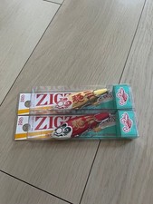 POZIDRIVE Garage Zigzag Bait 80S Red/Gold Lure Fishing Hard Plug 2pcs