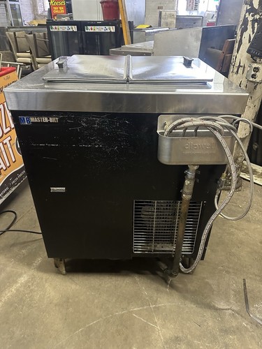 Master-Bilt DC-4D 31" Flip Lid Ice Cream Dipping Cabinet USED