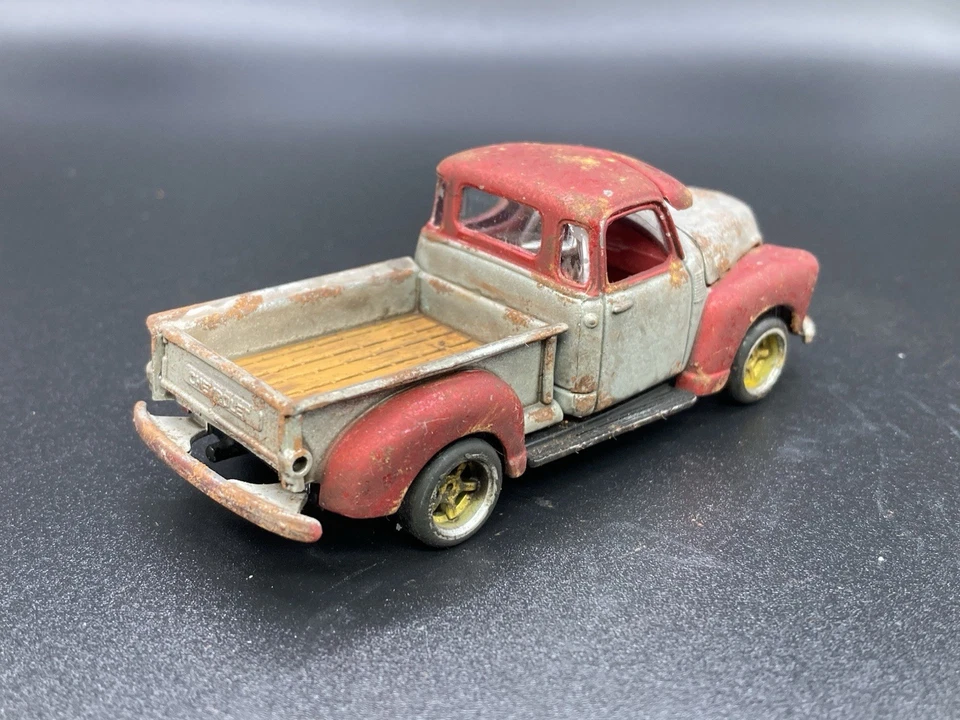 Camión Chevy 3100 1950 oxidado desgastado granero encontrar 1/64 diecast camioneta personalizada Foto 4 de 4