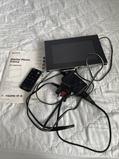 Sony S-Frame DPF-V700 7" Digital Photo Frame with Remote & Charger  Working
