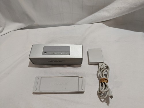 Bose SoundLink Mini Portable Bluetooth Speaker - Silver- For Parts, Red Light