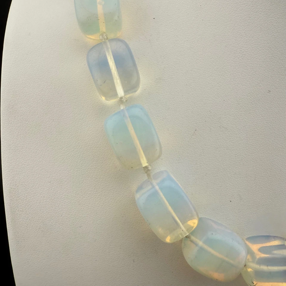 Gargantilla con broche de langosta tono plata collar de cuentas de vidrio opalita Foto 3 de 4