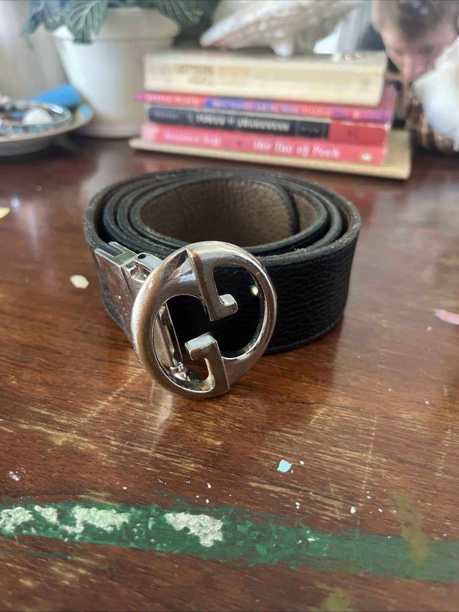 Used Vintage Gucci Belt (Reversible black/Brown) 2018-2019  display picture 2