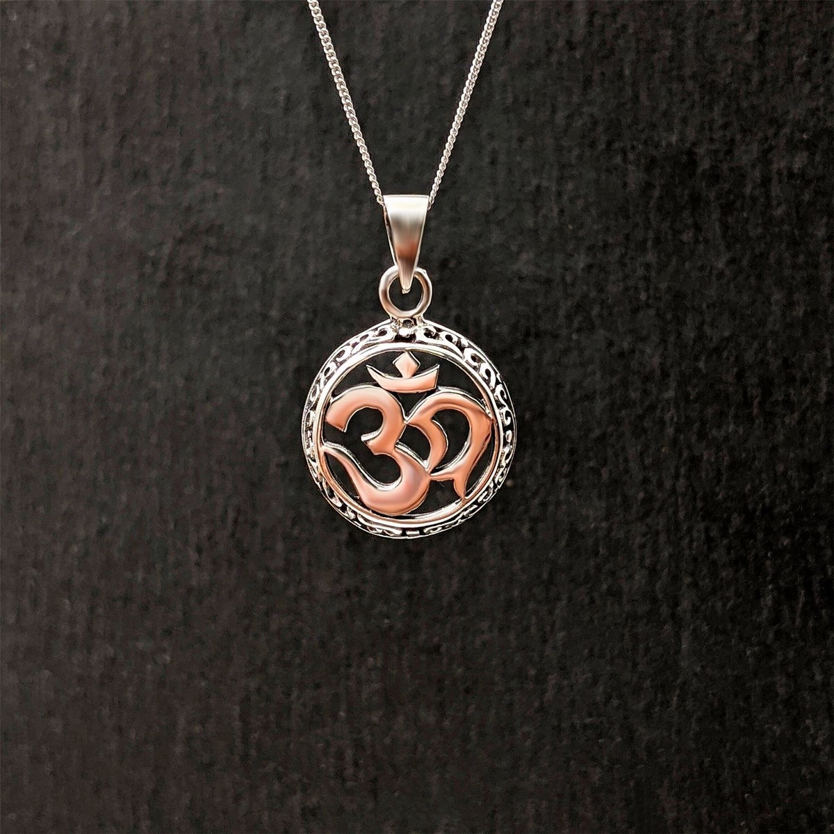 ★SENTIMENTS★ NO.386 [SILVER] NECKLACE Sterling Silver Necklace 925 Round Om Aum Symbol Pendant