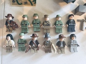 LEGO Indiana Jones lot - 7620 7622 7623 7625 7626 - 12 Minifigures - Manuals