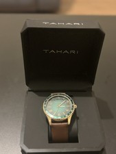 Tahari Men's Green Wristwatch Leather Strap Boxed Unused