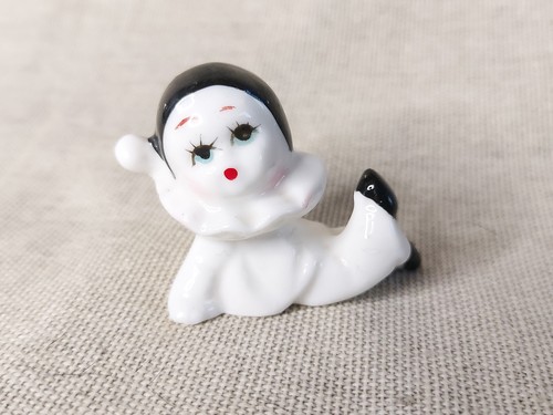 Vintage Pierrot Clown Porcelain 1980's Ornamental Figure - Picture 7 of 8