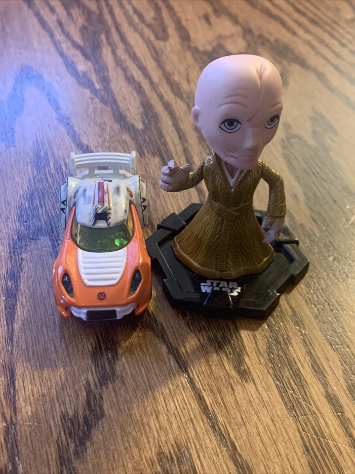 2 Star Wars Figures/2014 Luke Skywalker Hot Wheels & Funko Mini Leader Snoke - Image 2 of 4