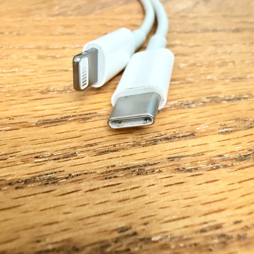 Genuine Apple USB-C To Lightning Cable iPhone 14 13 12 11 Pro Max - Picture 2 of 5