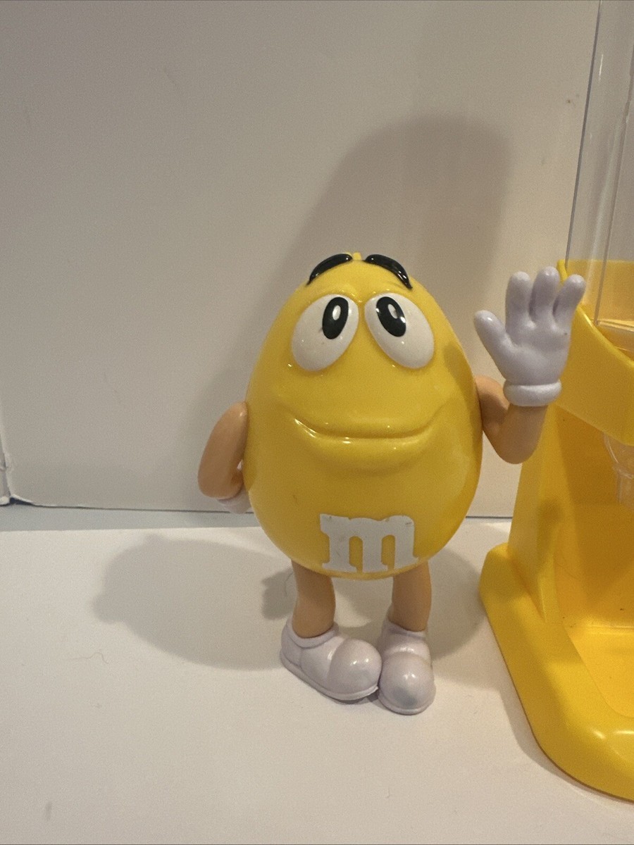 M&M'S l Twist Dispenser With Matching Yellow M&M Character