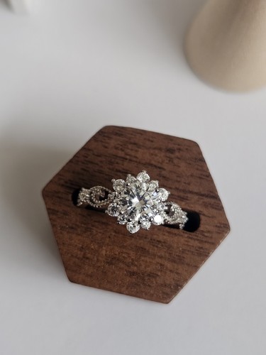 The Winter Bloom - Moissanite & 18k Gold-Plated Silver Ring - Picture 3 of 6