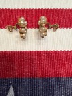 VINTAGE CROWN TRIFARI GOLD TONE AND FAUX PEARL CLIP-ON EARRING — photo 4