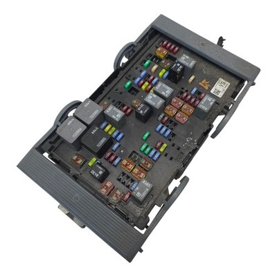 2007-2009 GMC Suburban Cadillac Escalade 1500 Engine Fuse Box OEM 19210437