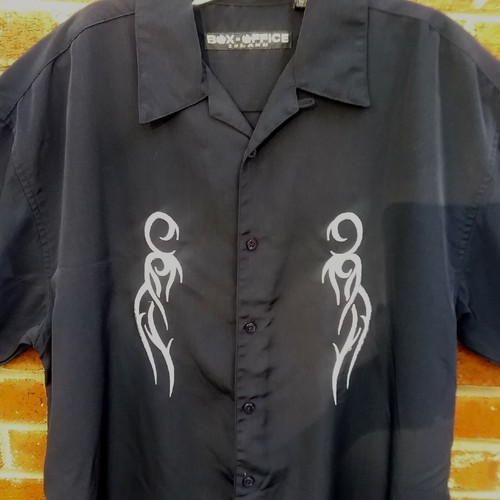 Box Office Island Mens Shirt Sz L Short Sleeve ButtonUp Embroidered Flame Design - Picture 2 of 11