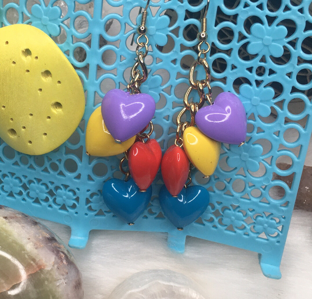 Vintage 80s Yellow Wood Wafer + Puffed Heart Dangle 2 Pair New Wave Earring Set View 4