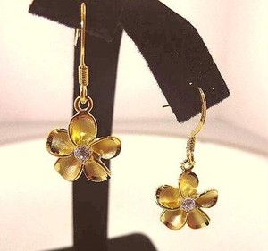 Authentic 13MM HAWAIIAN YELLOW GOLD PLATED ON BRASS BRUSH SATIN PLUMERIA CZ HOOK EARRINGS