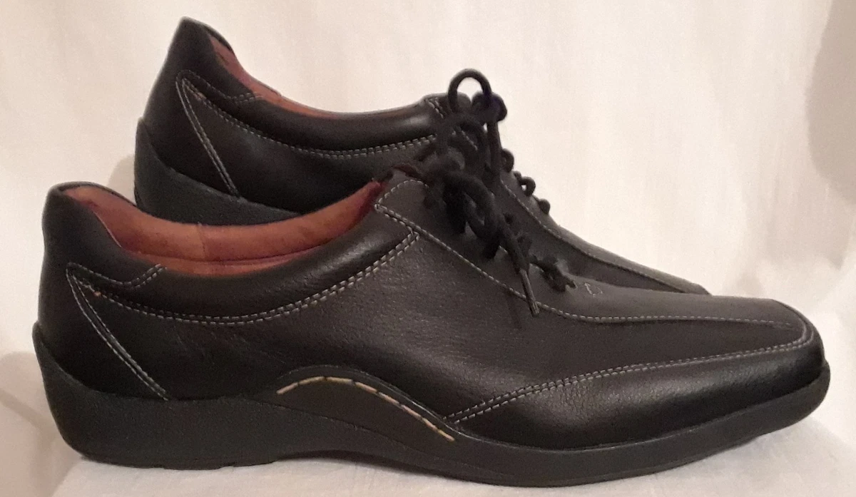 Naturalizer black leather best sale shoes