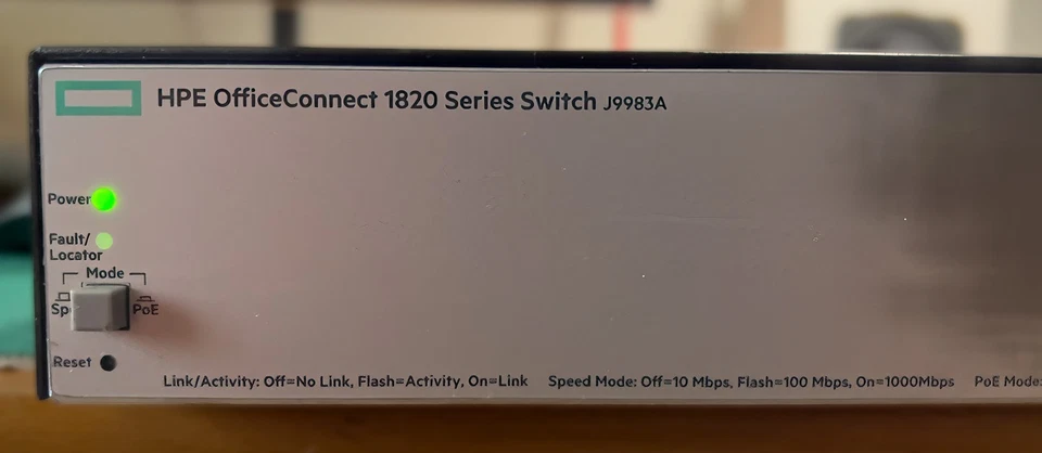 HP Switch Ethernet 1820 PoE+ 185W J9983A 24 porte 10/100/1000 + 2 porte SFP - Immagine 3 di 4