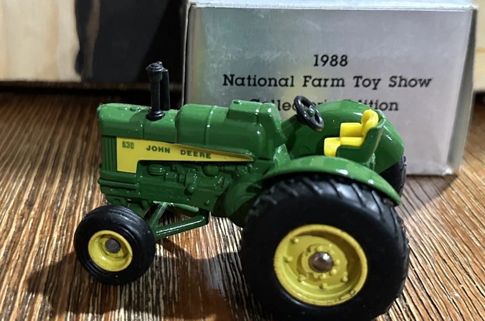 Ertl John Deere 5599 MA 630 Tractor 1988 National Farm Toy Show 1:43 New In Box - Image 3 of 4