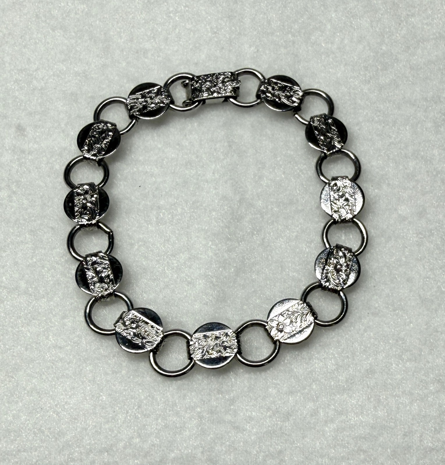 Vintage Sarah Coventry Floral Book Chain Engraved Silver Tone Bracelet Sz. 7.5