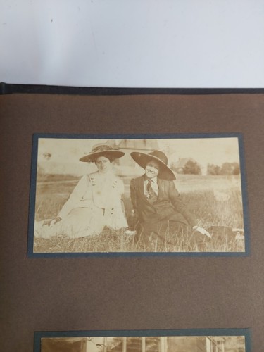 Antique Photo Album With Photos - Picture 7 of 11