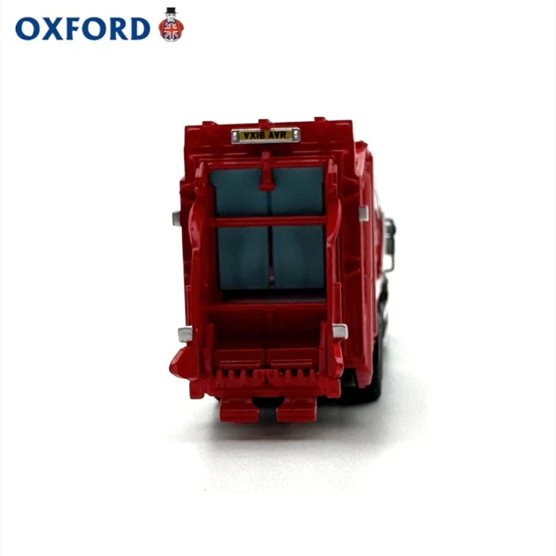 1:76 Dennis Garbage Truck Red Die-Cast Metal Model Car Collectible Miniature - Image 4 of 4