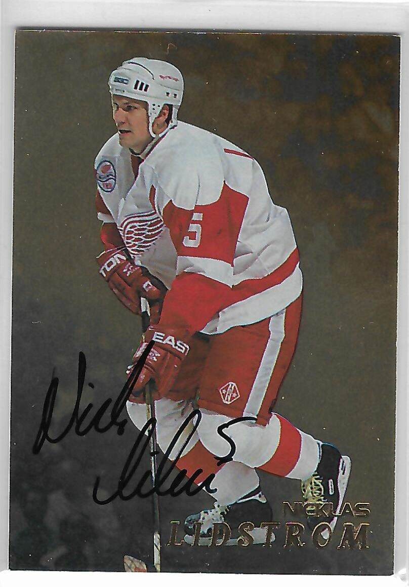 1998-99 In the Game Be A Player - Nicklas Lidstrom #197 Gold Autographs (AU)