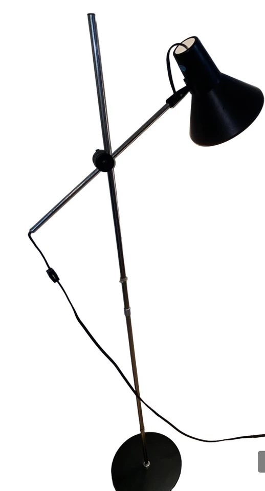 Lámpara de pie IKEA vintage poste moderna cromada negra Stilnovo brazo ajustable Foto 2 de 4