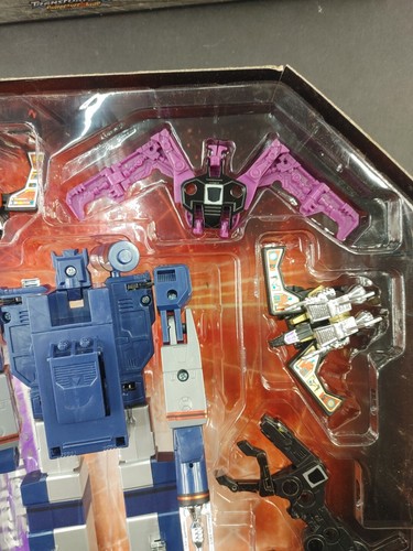 TRANSFORMERS 2009 SDCC EXCLUSIVE 25 YEARS UNIVERSE G1 SOUNDWAVE COMPLETE IN BOX - Picture 7 of 9