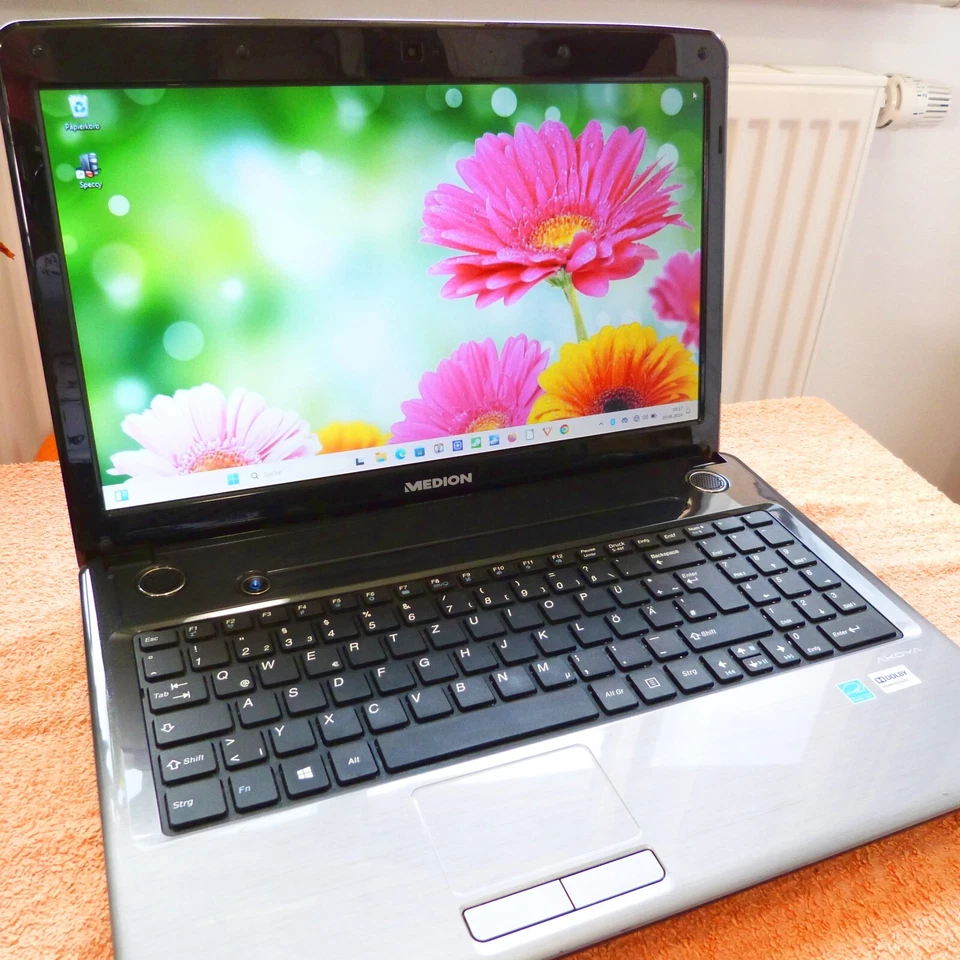 Medion E6234 DOLBY 15 Zoll l 16GB RAM NEU l Windows 11 1TB SSD l HDMI USB3 DVDRW - Bild 2 von 4