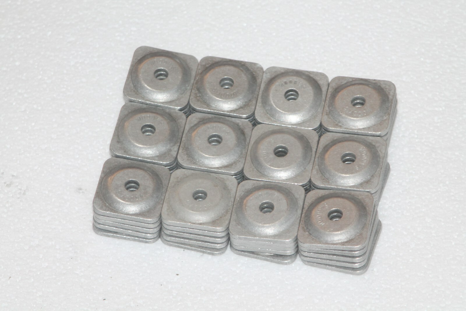 Plaques d'appui Stud Boy 1.375 pour rigidité maximale de la chenille de motoneige
