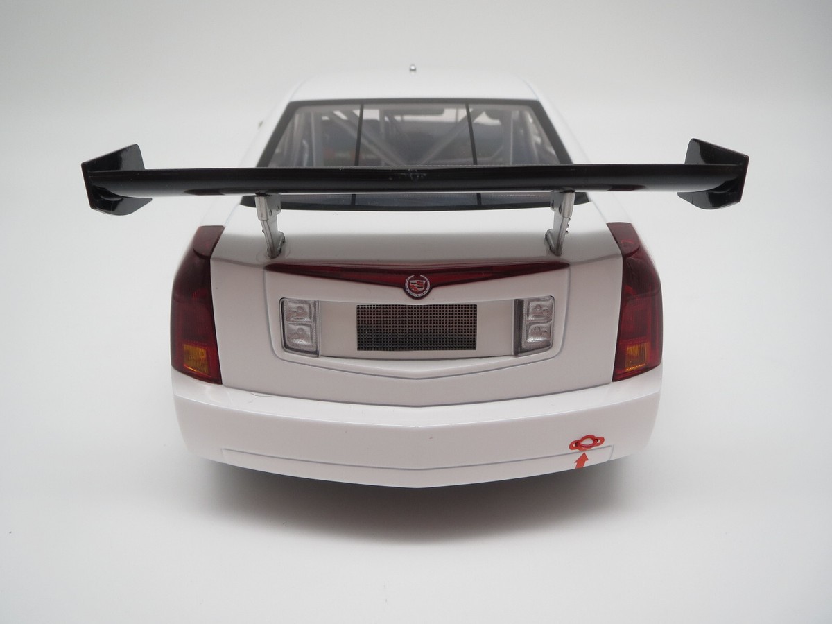 AutoArt Cadillac CTS-VR (weiß) 1:18 ohne Verpackung !! | eBay