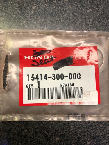 Honda SEAT 15414-300-000 OEM NEW - Picture 1 of 2