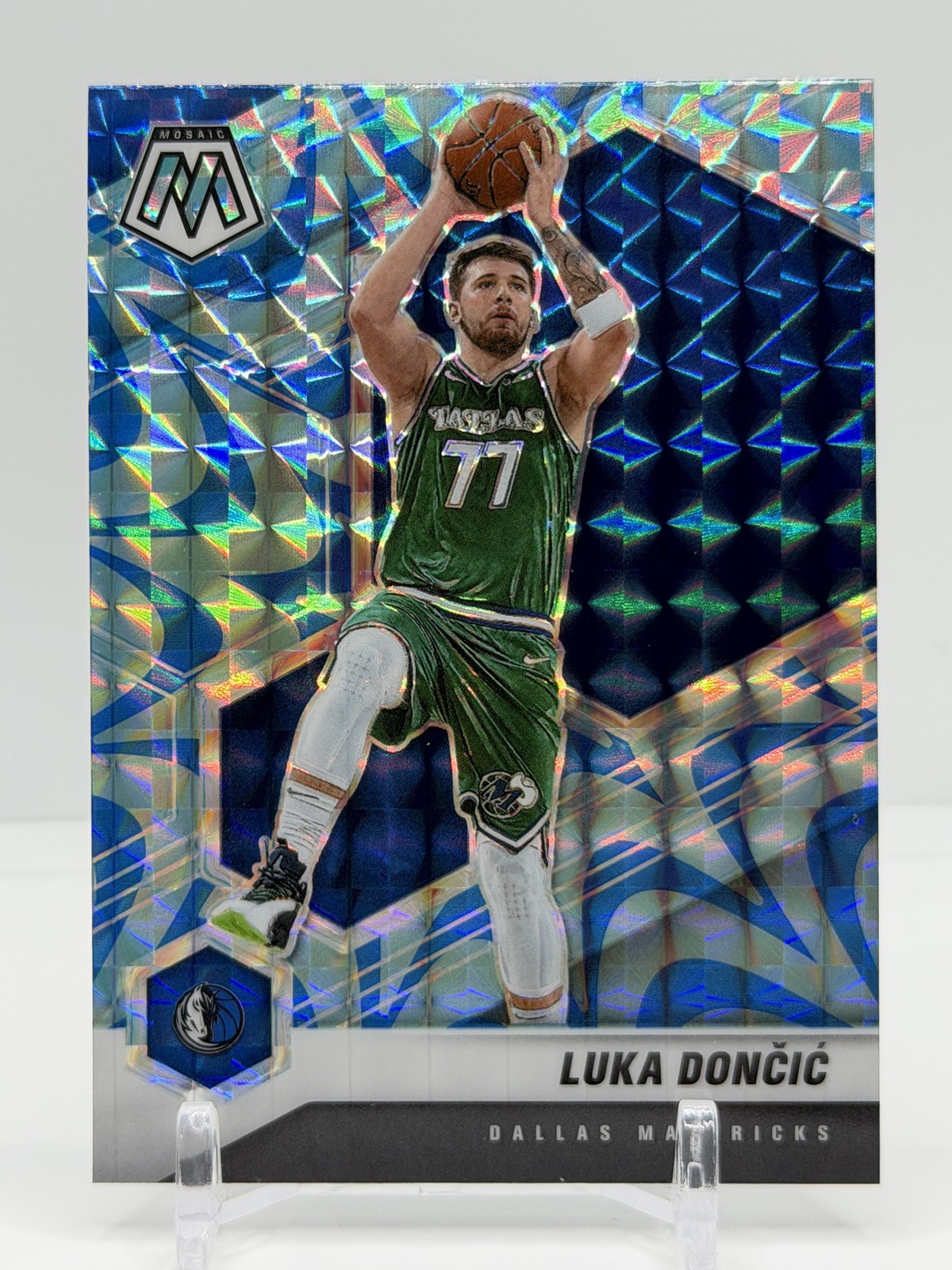 2020-21 Panini Mosaic Luka Doncic Mosaic Reactive Blue #47 Dallas Mavericks
