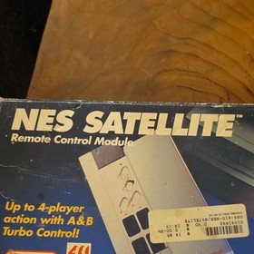 Nintendo NES Satellite Remote Control Module NES-032 4-Player Wireless CIB Box