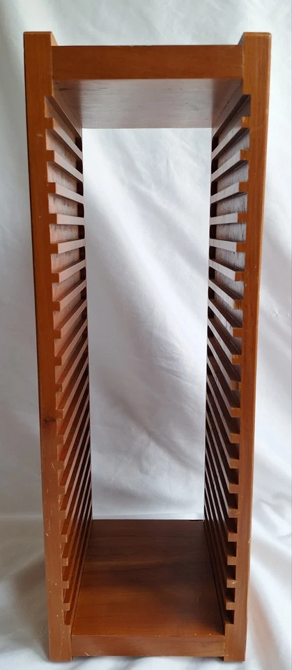 Estante de almacenamiento de CD de madera independiente Foto 2 de 4