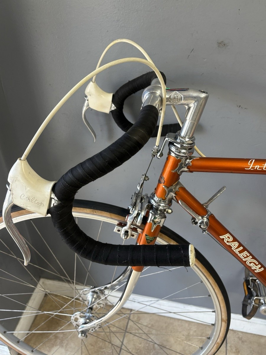 Vintage Raleigh International (near Mint Condition) Road Bike