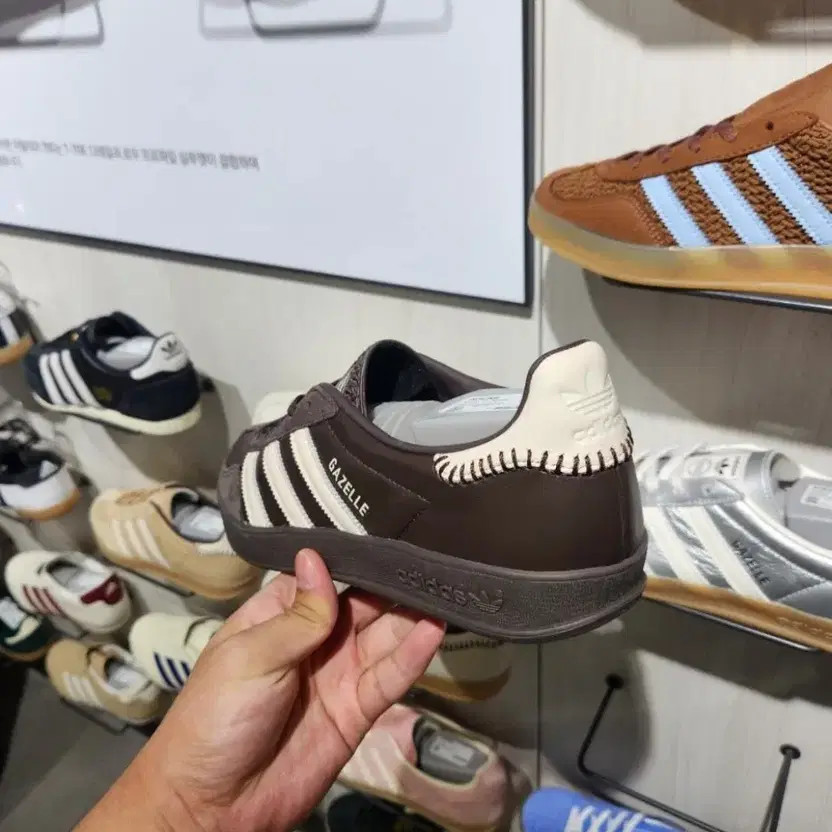 Adidas GAZELLE Brown Sneakers - New thumbnail 4