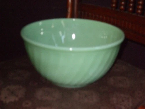 Vintage Anchor Hocking Jadeite Mixing Bowl - Large - 9" wide x 4 1/2" tall