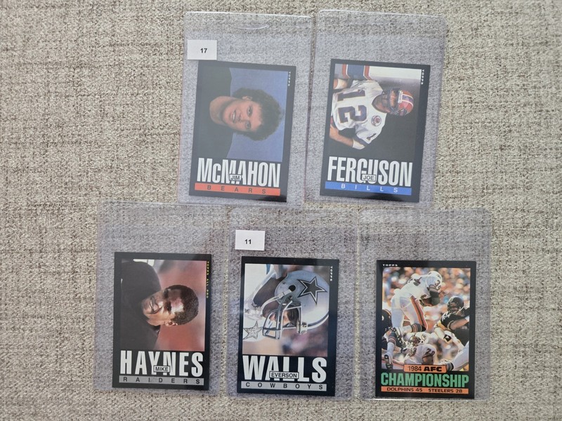 Lot of 20 1985 Topps Football Cards, RC, HOF, Pack Fresh